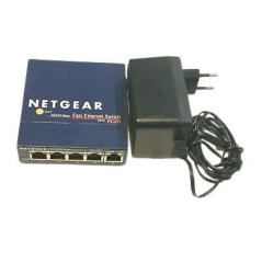 NETGEAR FS105 Switch réseau RJ45 5 ports 100 MBit/s avec adaptateur